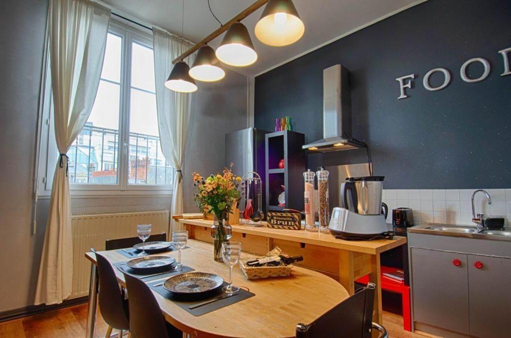 Sweet Nina Jazz Appartement Pour 5 Voyageurs, Situe A La Place De La Republique, Avec Parking Et Lit Queen Size Le Mans Luaran gambar